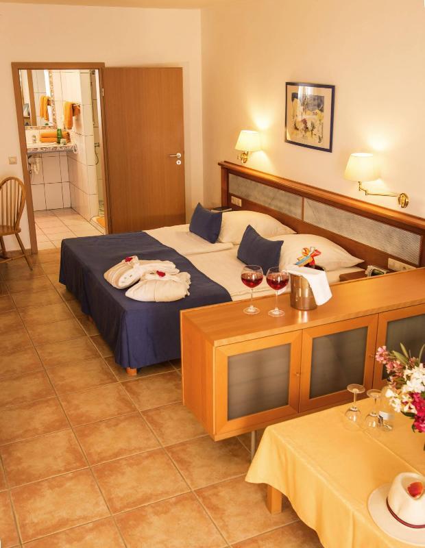 Suite Hotel Marina Playa Esquinzo 外观 照片